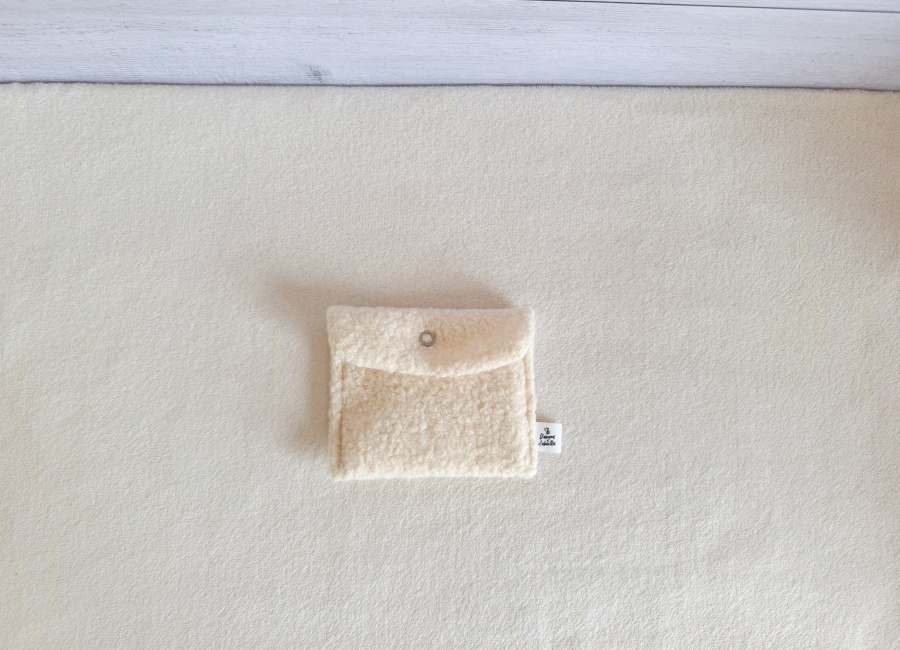 damouretdabeilles_pochette_bouclette_blanche_fermee
