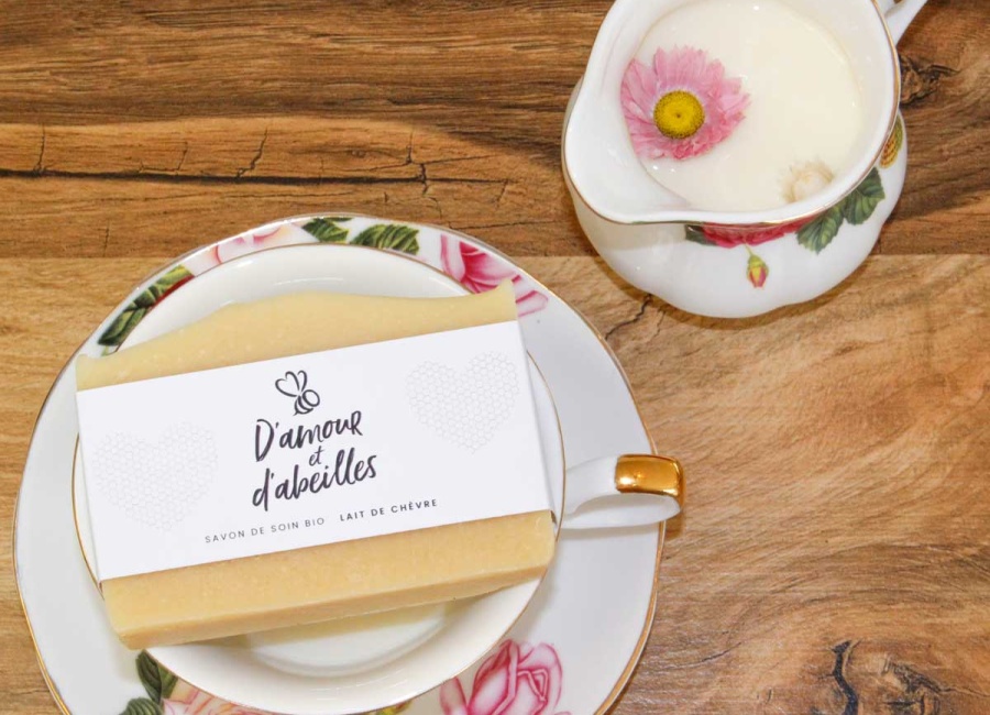 savon-soin-chevre-la-vie-est-belle-d-amour-et-d-abeilles_1671